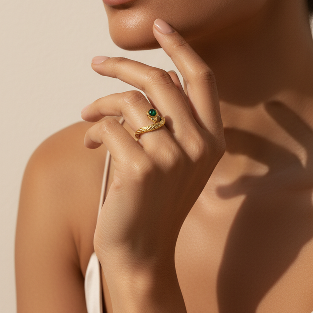 Elysian Emerald Twist Ring